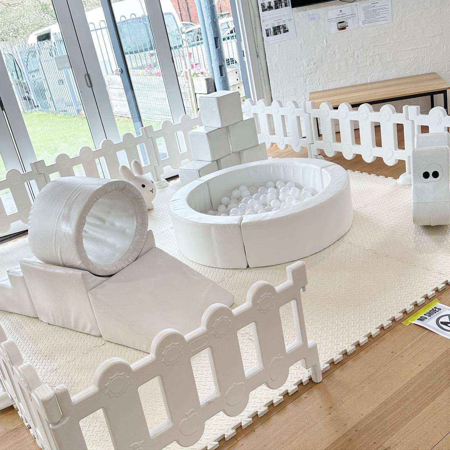 White Soft Ball Pool Toy Set R - Power Tools Rental recension och pris