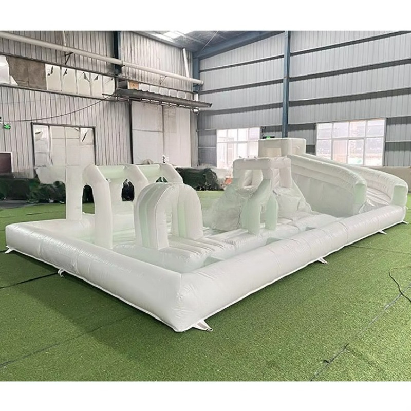 White inflatable water enterta - Power Tools Rental recension och pris