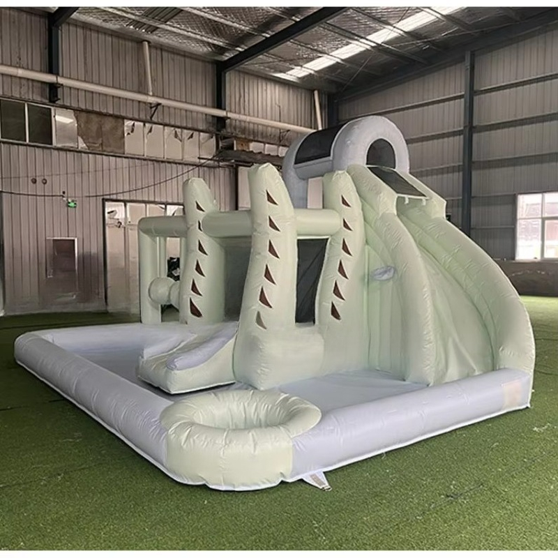 White inflatable water enterta - Power Tools Rental recension och pris